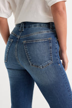 ALWAYS FITS GOOD PETITE STRAIGHT JEANS INDIGO571